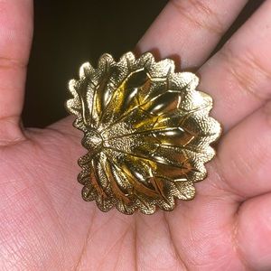 Exotic gold leaf ring 🍁